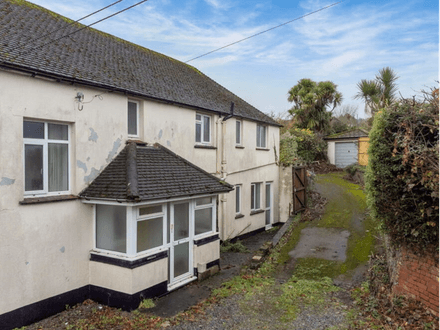 SPACIOUS SEMI-DETACHED HOUSE FOR REFUBISHMENT ON LARGE PLOT