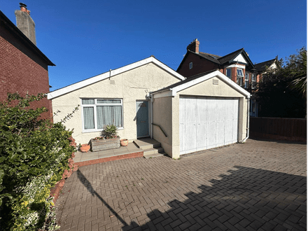 BUNGALOW ON PLOT WITH POTENTIAL
