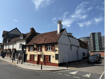 SUBSTANTIAL COMMERCIAL PREMISES WITH POTENTIAL 
