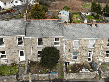 MID-TERRACE HOUSE FOR REFURBISHMENT