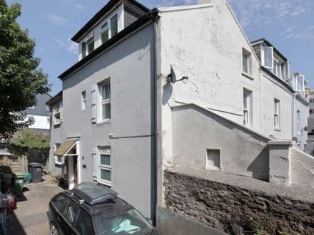 THREE BEDROOM HOUSE FOR MODERNISATION