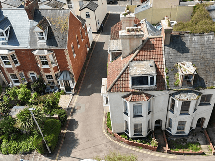 LARGE PROPERTY AND LAND WITH POTENTIAL
