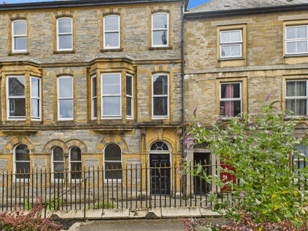 GROUND FLOOR FLAT FOR REFURBISHMENT