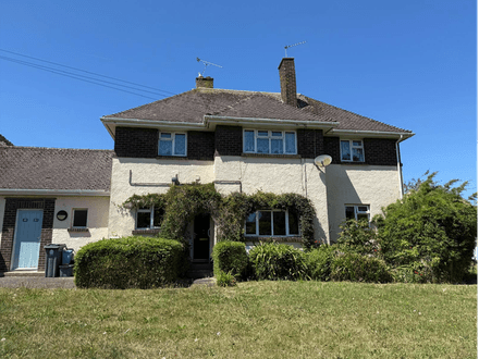 PURPOSE BUILT APARTMENT FOR MODERNISATION