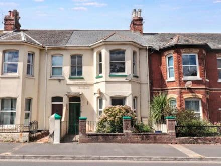 SPACIOUS VACANT FIRST FLOOR FLAT