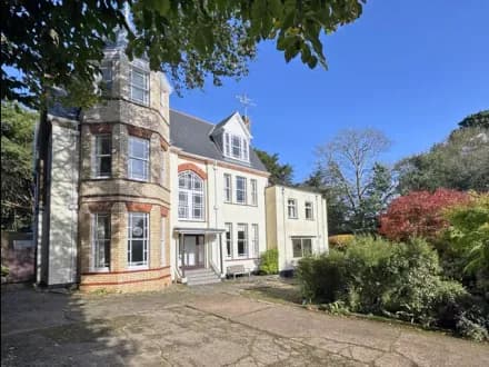 SEMI-DETACHED HOUSE FOR MODERNISATION